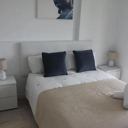 Ensueno 1a Linea Playa Poniente 6 Pax Parking Wifi Y Ac Lägenhet