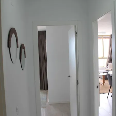 Ensueno 1a Linea Playa Poniente 6 Pax Parking Wifi Y Ac Lägenhet