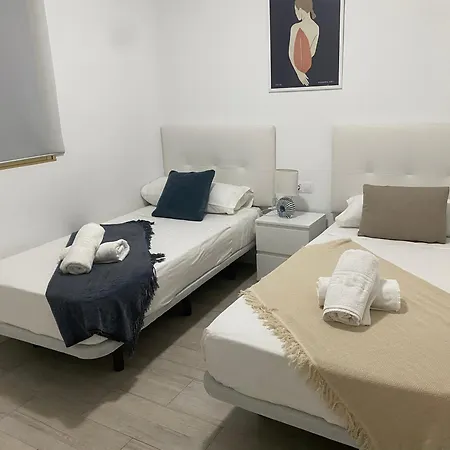 Ensueno 1a Linea Playa Poniente 6 Pax Parking Wifi Y Ac Benidorm