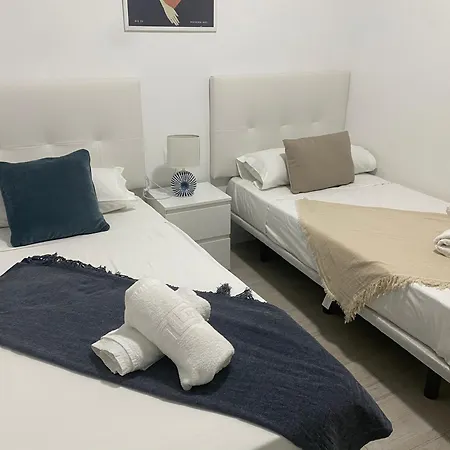 Ensueno 1a Linea Playa Poniente 6 Pax Parking Wifi Y Ac Lägenhet Benidorm